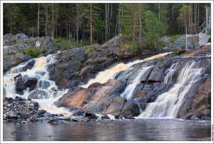 Водопад Рюмякоски на плотине ГЭС